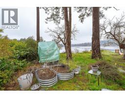 2898 Glenwood Ave, Saanich, BC V9A2S2 Photo 53
