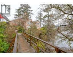 2898 Glenwood Ave, Saanich, BC V9A2S2 Photo 47