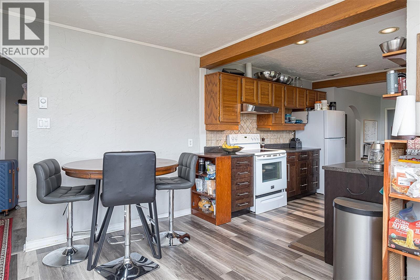  2898 Glenwood Avenue, Saanich