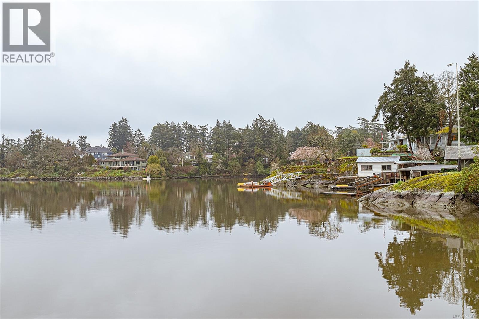  2898 Glenwood Avenue, Saanich