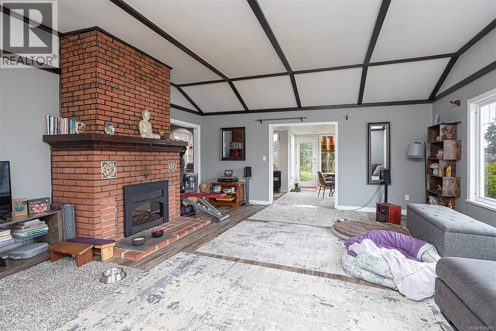  2898 Glenwood Avenue, Saanich