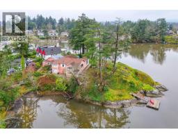 2898 Glenwood Ave, Saanich, BC V9A2S2 Photo 16