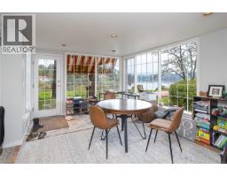2898 Glenwood Ave, Saanich, BC V9A2S2 Photo 31
