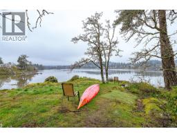 2898 Glenwood Ave, Saanich, BC V9A2S2 Photo 55