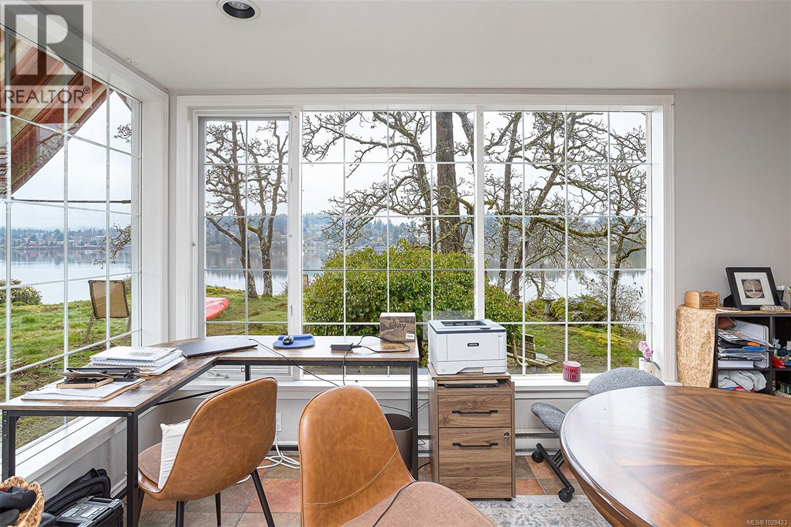  2898 Glenwood Avenue, Saanich