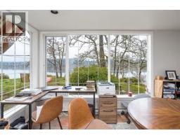 2898 Glenwood Ave, Saanich, BC V9A2S2 Photo 32