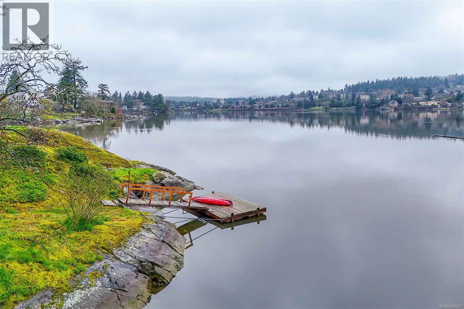  2898 Glenwood Avenue, Saanich