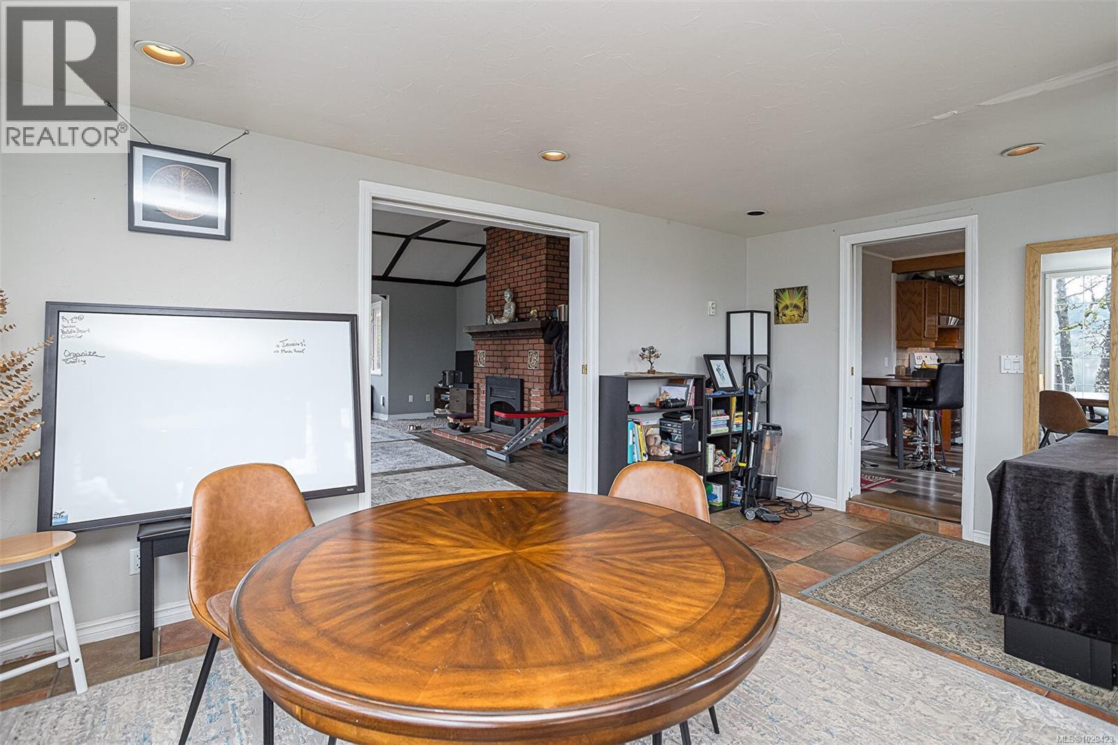  2898 Glenwood Avenue, Saanich