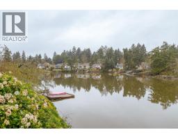 2898 Glenwood Ave, Saanich, BC V9A2S2 Photo 70