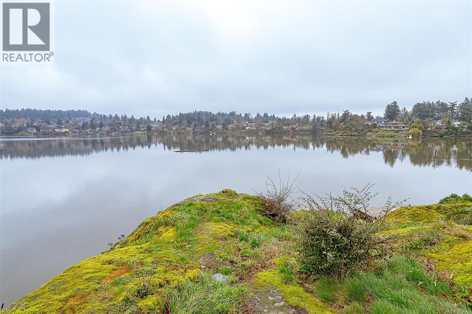  2898 Glenwood Avenue, Saanich