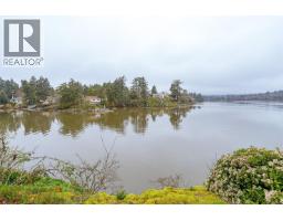 2898 Glenwood Ave, Saanich, BC V9A2S2 Photo 57