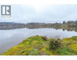 2898 Glenwood Ave, Saanich, BC V9A2S2 Photo 60