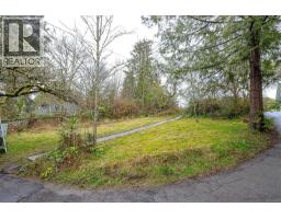 2898 Glenwood Ave, Saanich, BC V9A2S2 Photo 24