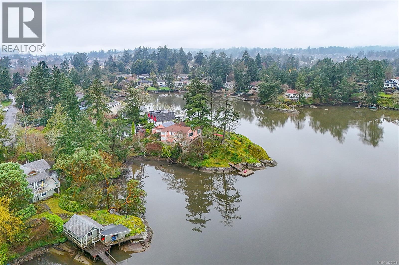  2898 Glenwood Avenue, Saanich