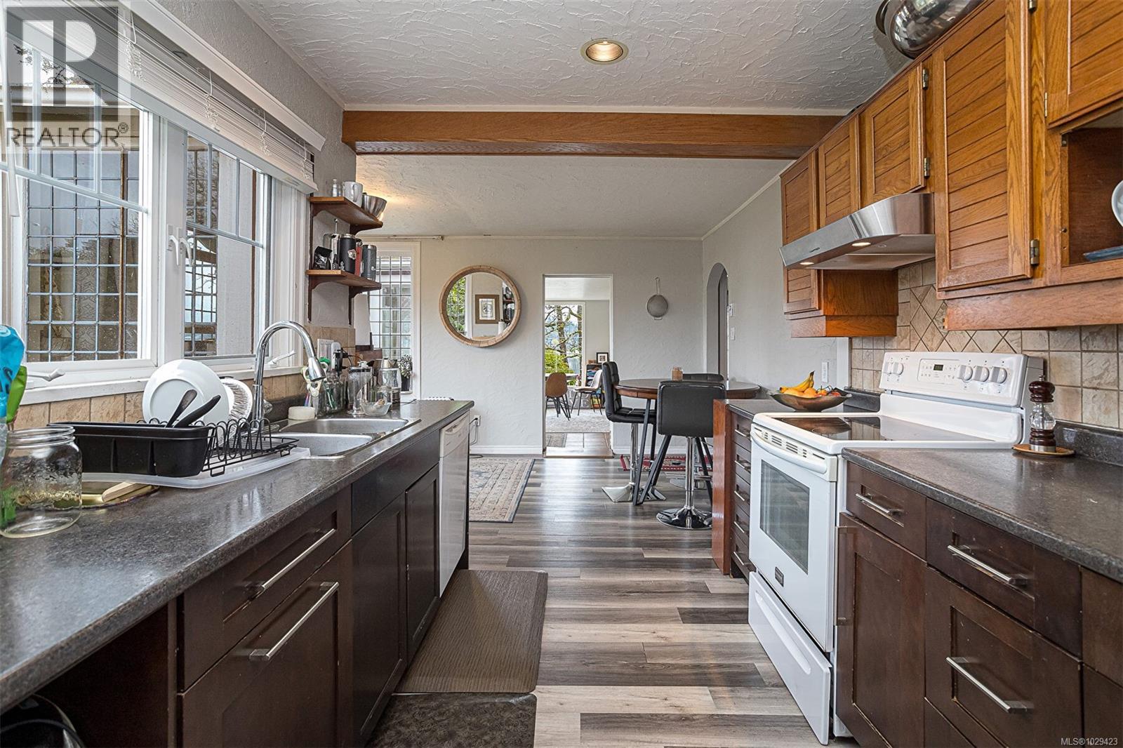 2898 Glenwood Ave - 35