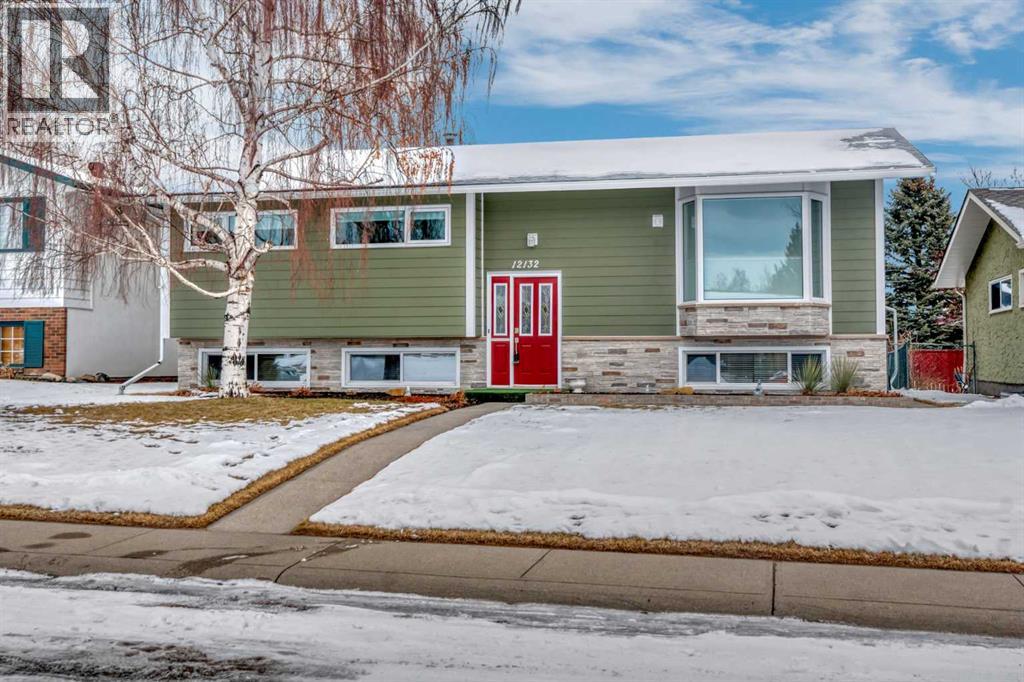 12132 Lake Waterton Crescent SE, Calgary, Alberta