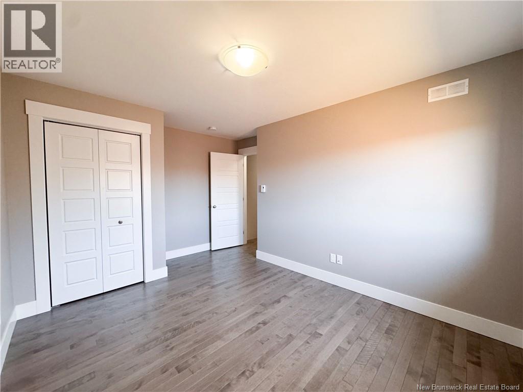77 Satara Drive - 32