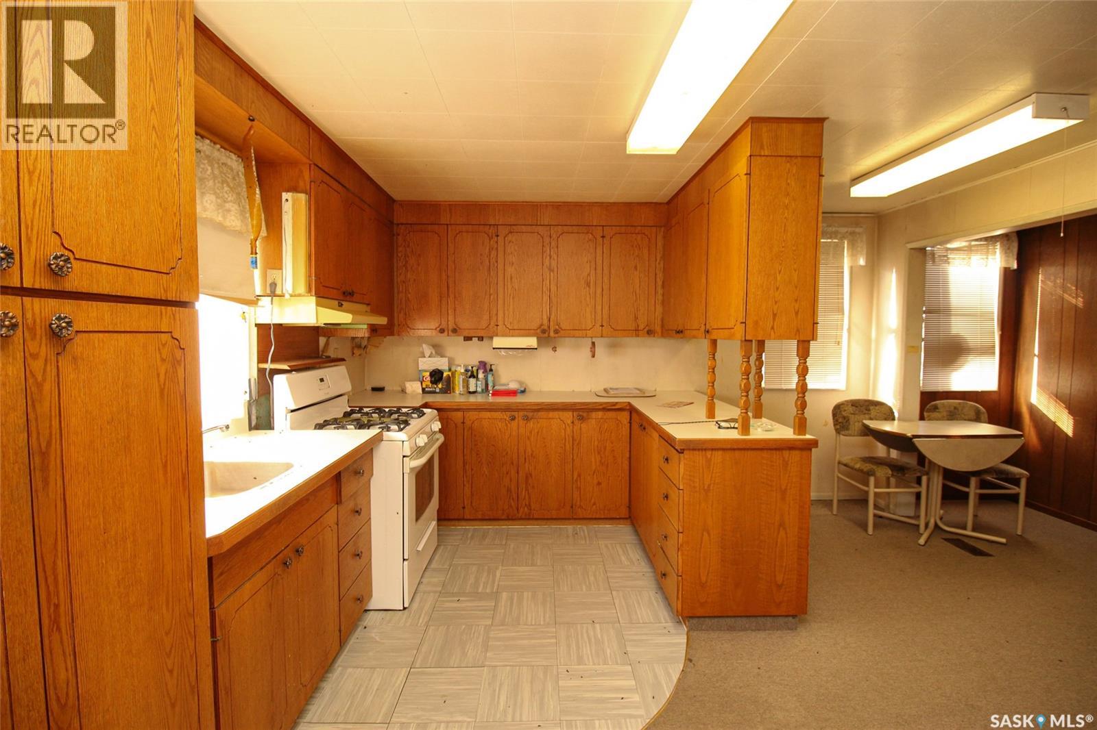 216 2nd STREET E - photo 2