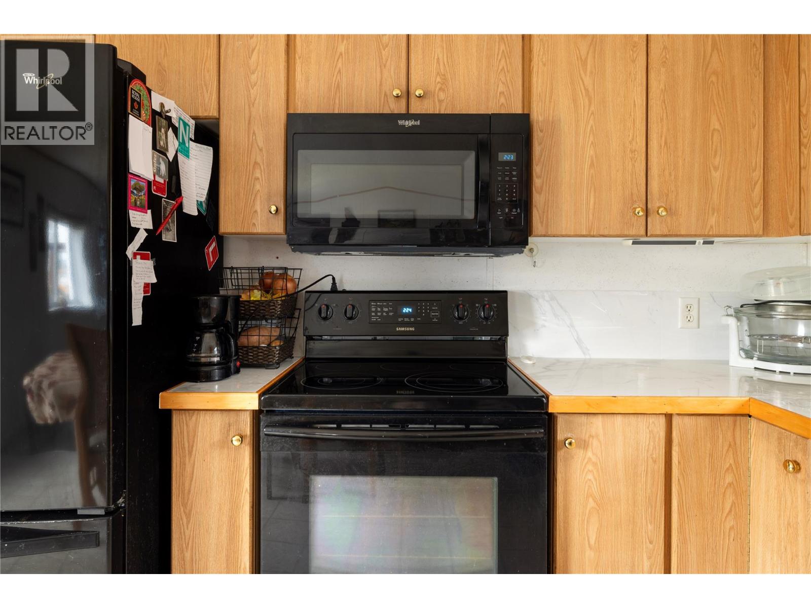 5760 Falkland Road Unit# 9, Falkland