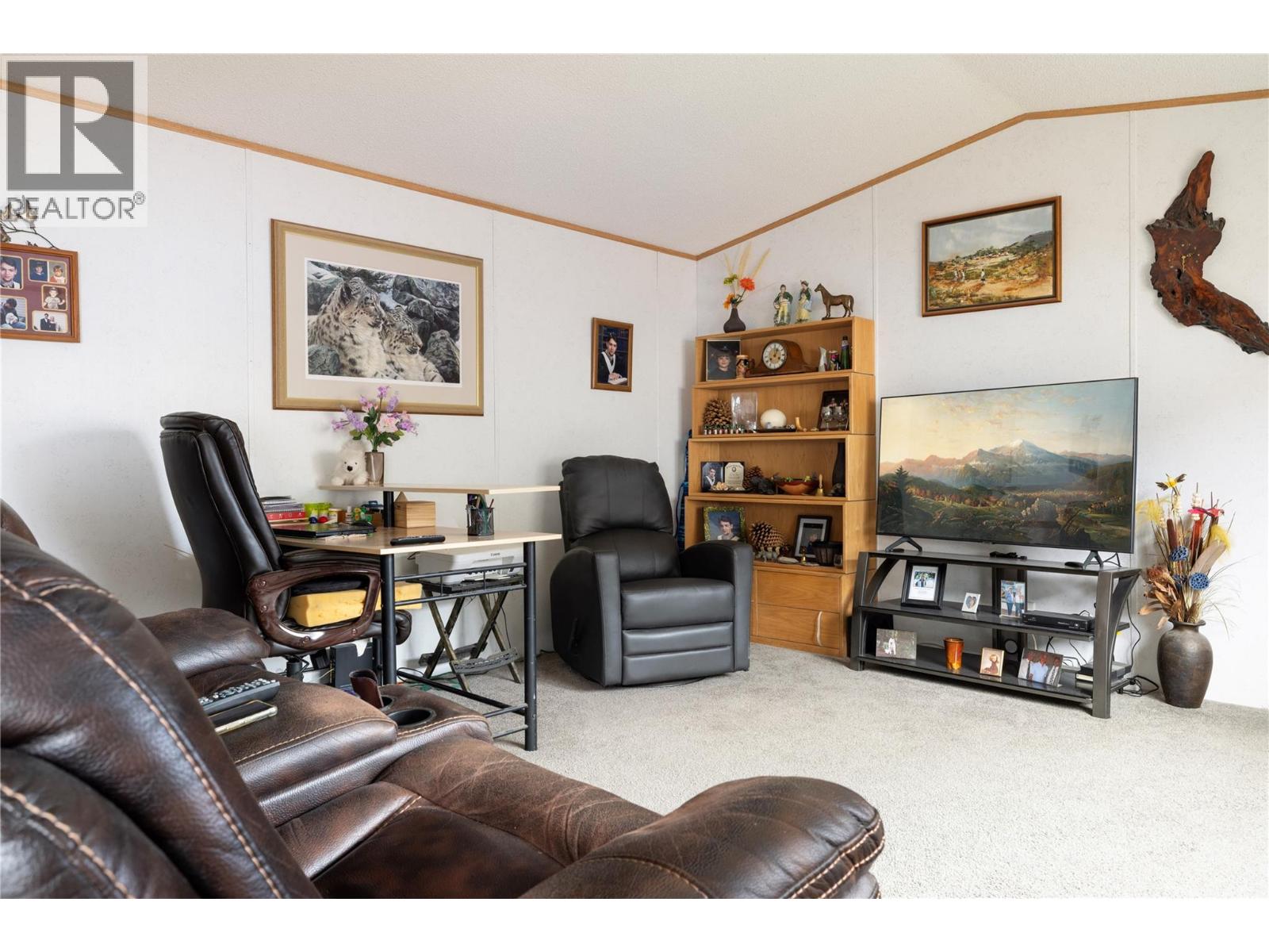 5760 Falkland Road Unit# 9, Falkland