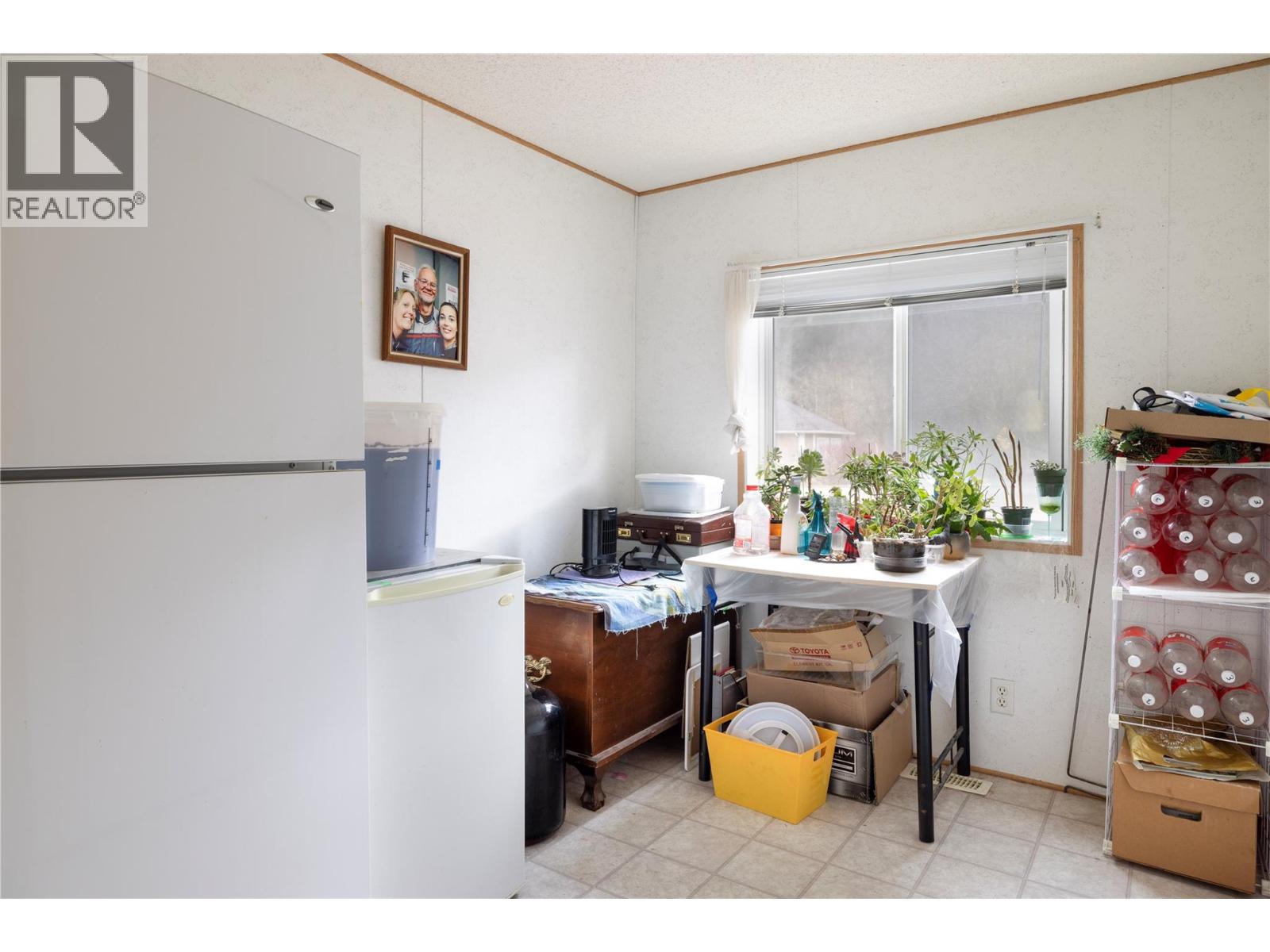 5760 Falkland Road Unit# 9, Falkland