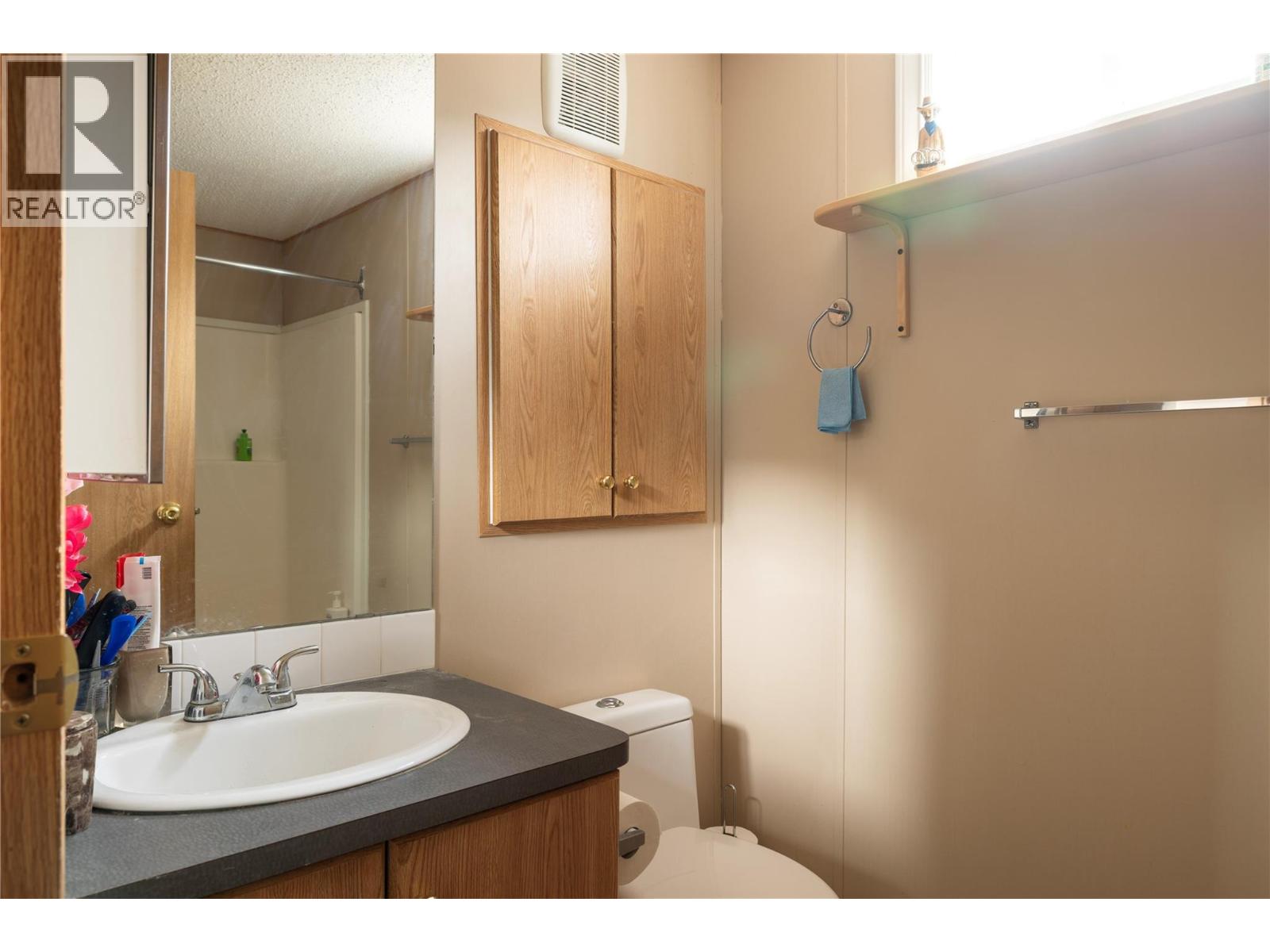 5760 Falkland Road Unit# 9, Falkland