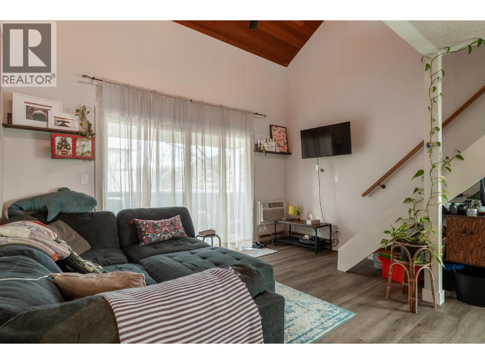 1685 Ufton Court Unit# 305, Kelowna