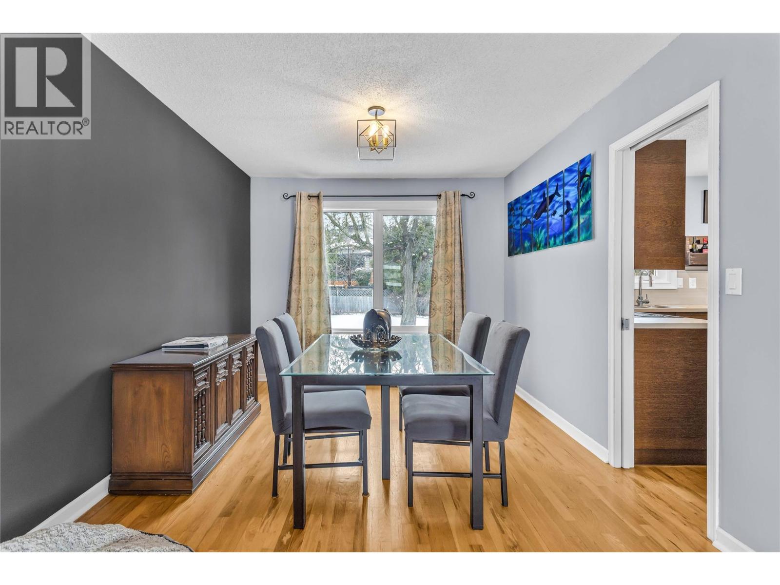 863 Hammer Avenue, Kelowna