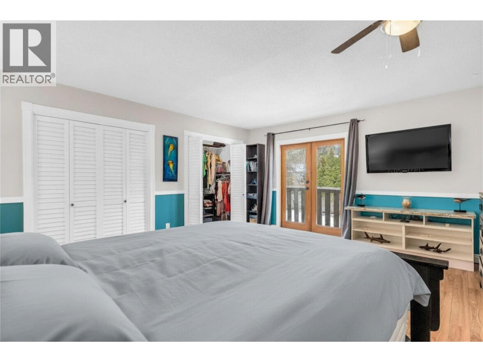 863 Hammer Avenue, Kelowna