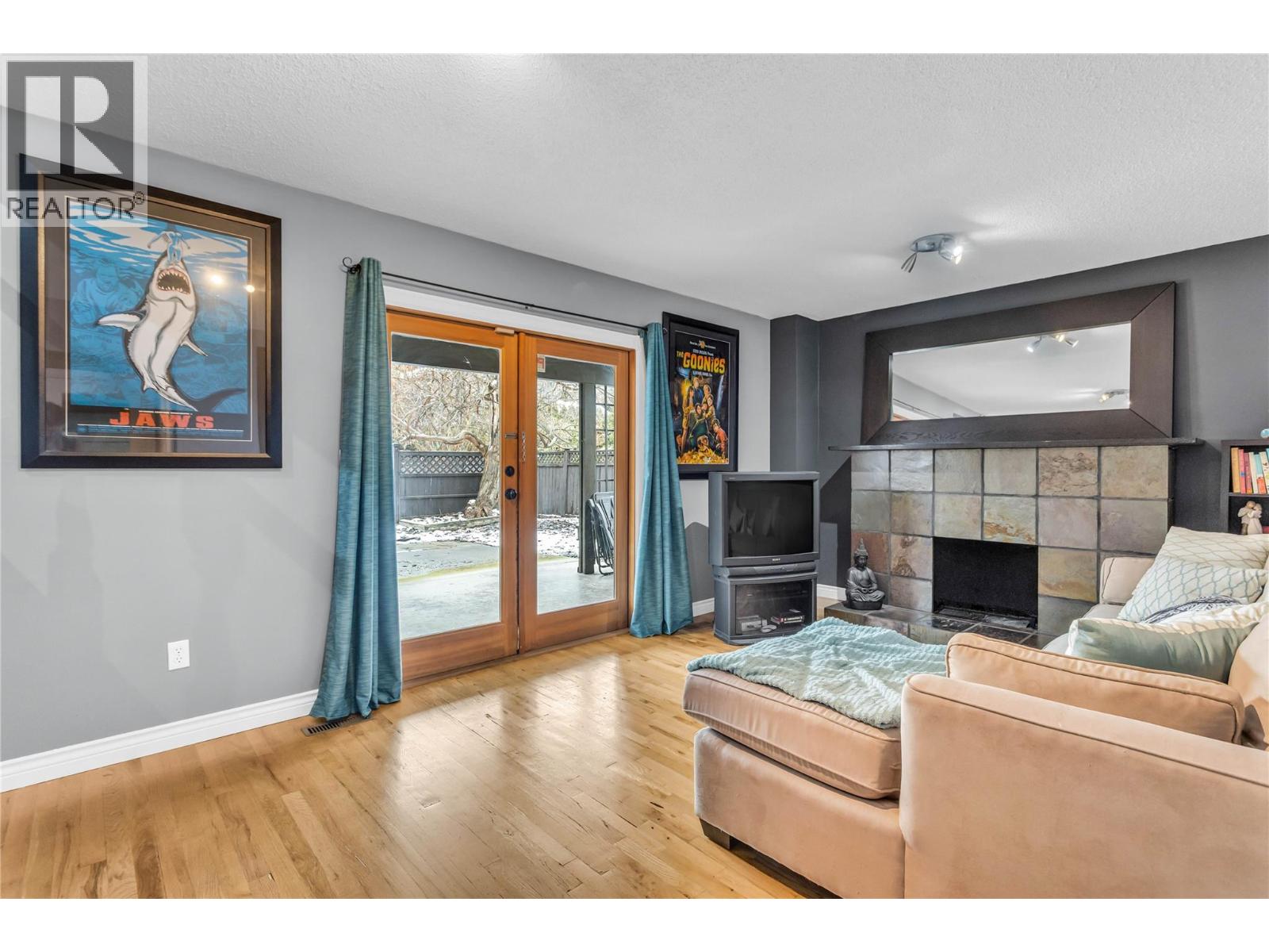 863 Hammer Avenue, Kelowna