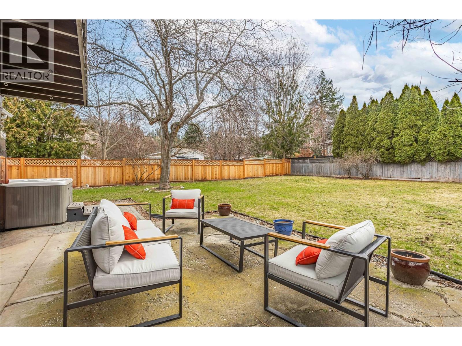 863 Hammer Avenue, Kelowna