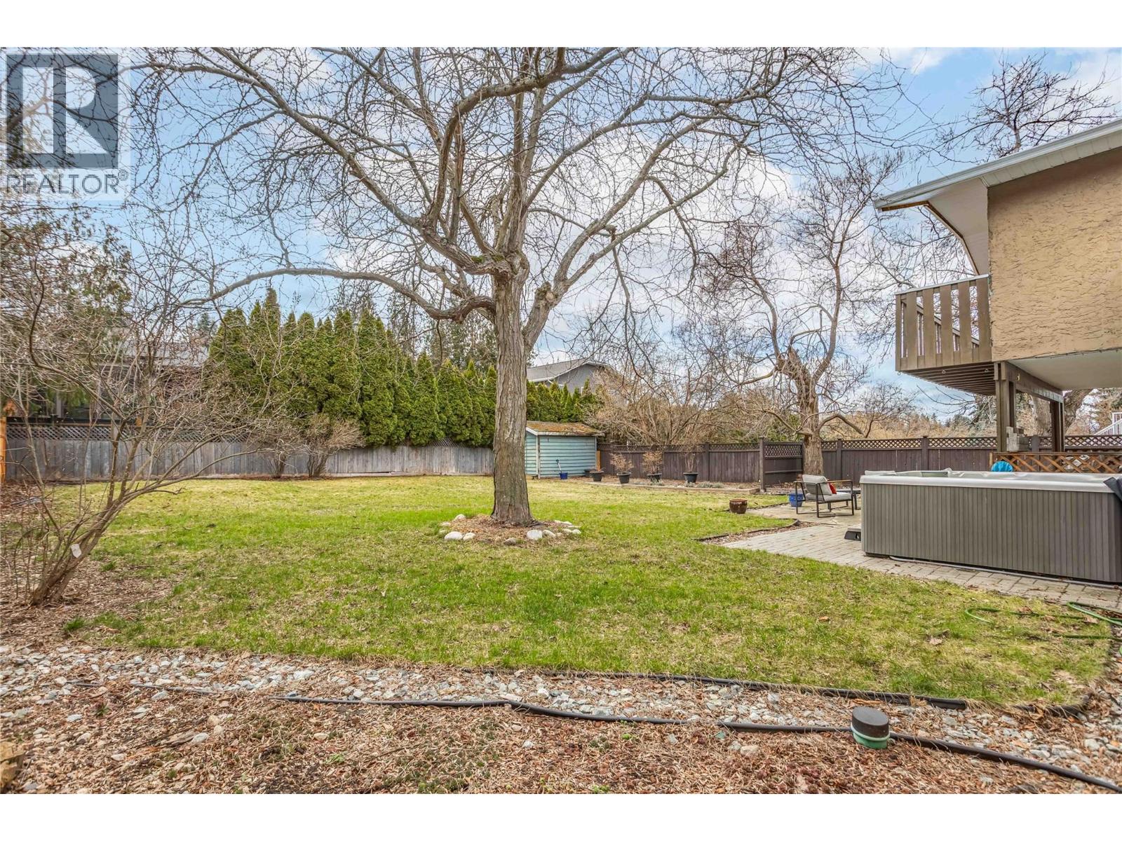 863 Hammer Avenue, Kelowna