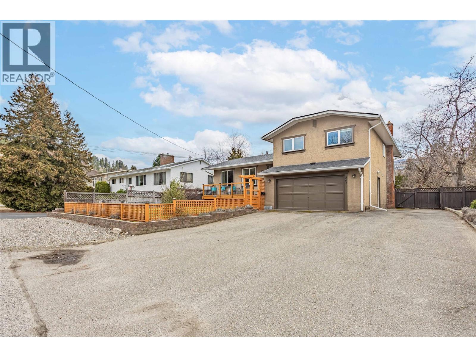 863 Hammer Avenue, Kelowna