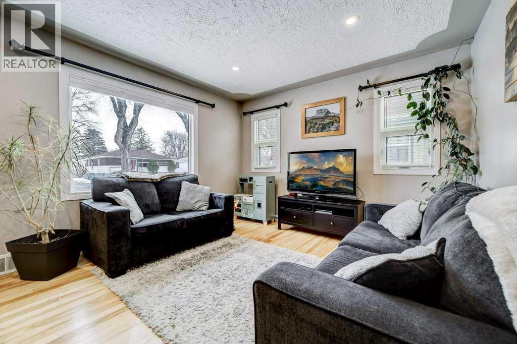 Single Family House Bungalow for Sale in   Street S Victoria Park Lethbridge 