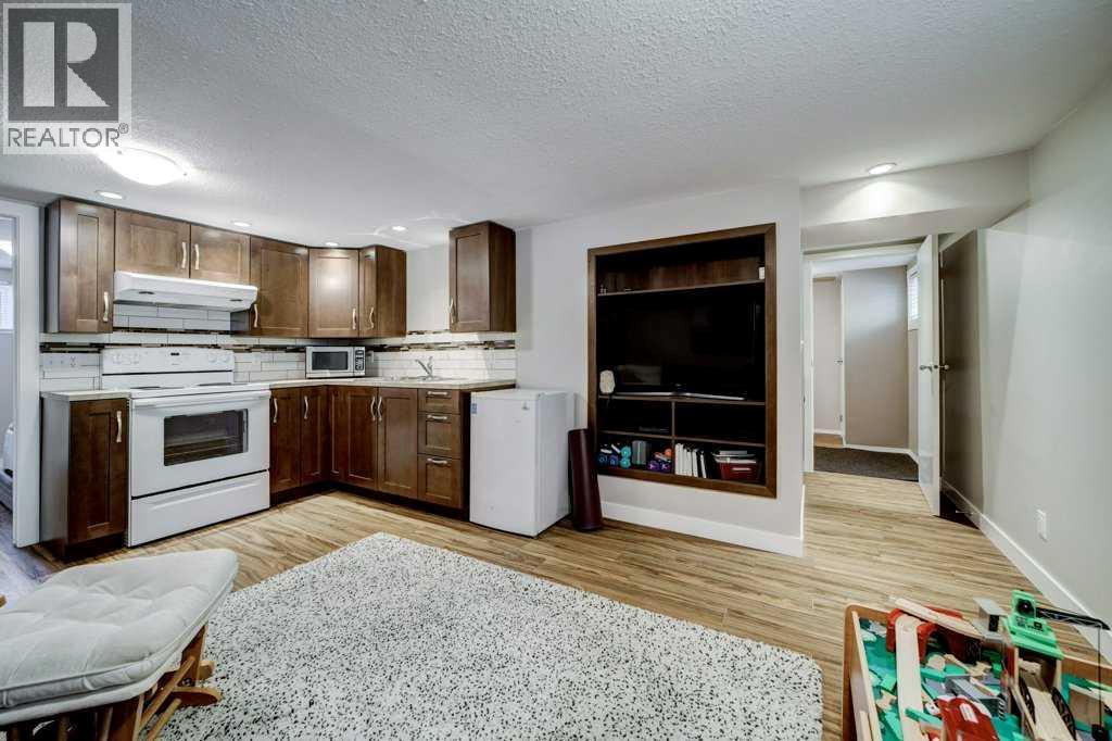 Single Family House Bungalow for Sale in   Street S Victoria Park Lethbridge 