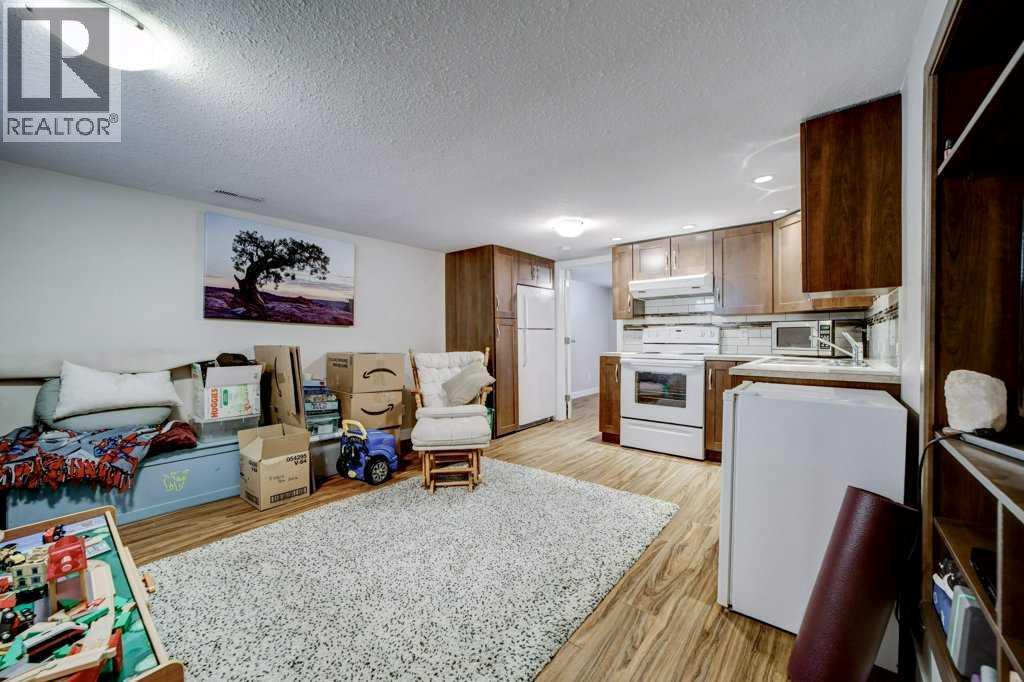 Single Family House Bungalow for Sale in   Street S Victoria Park Lethbridge 