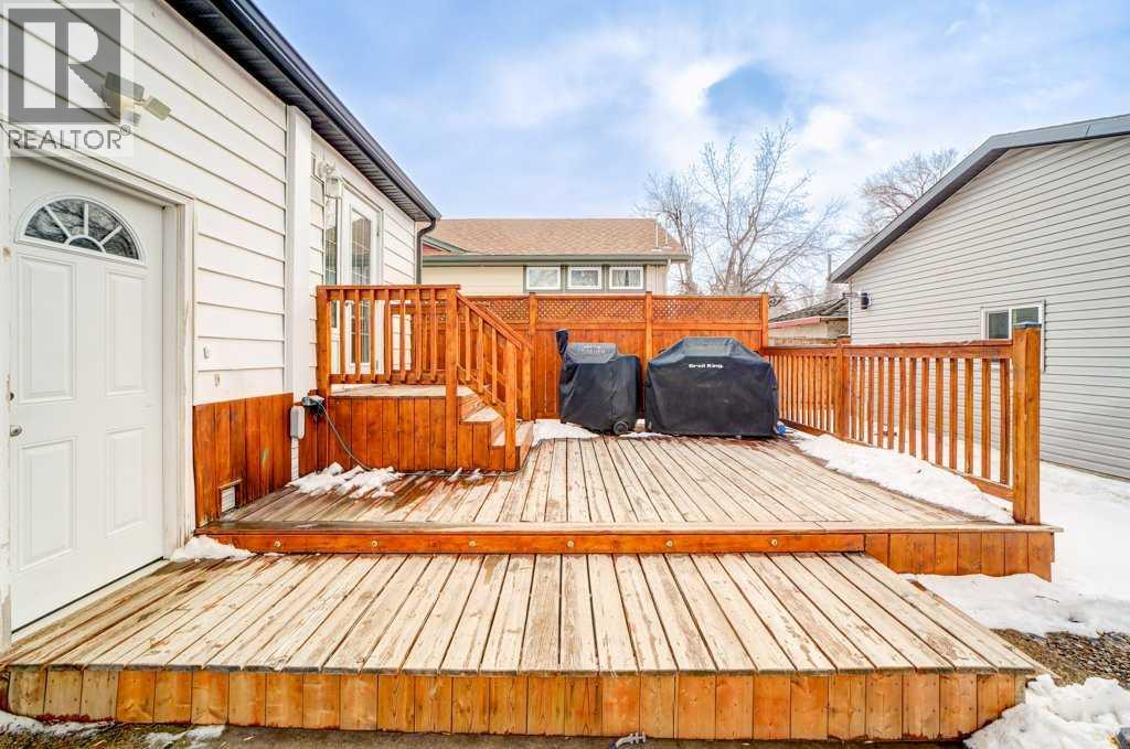 Single Family House Bungalow for Sale in   Street S Victoria Park Lethbridge 