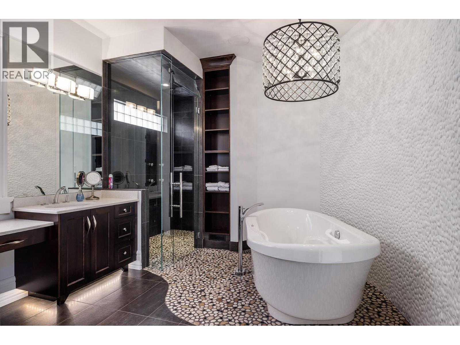 4165 Gellatly Road, West Kelowna