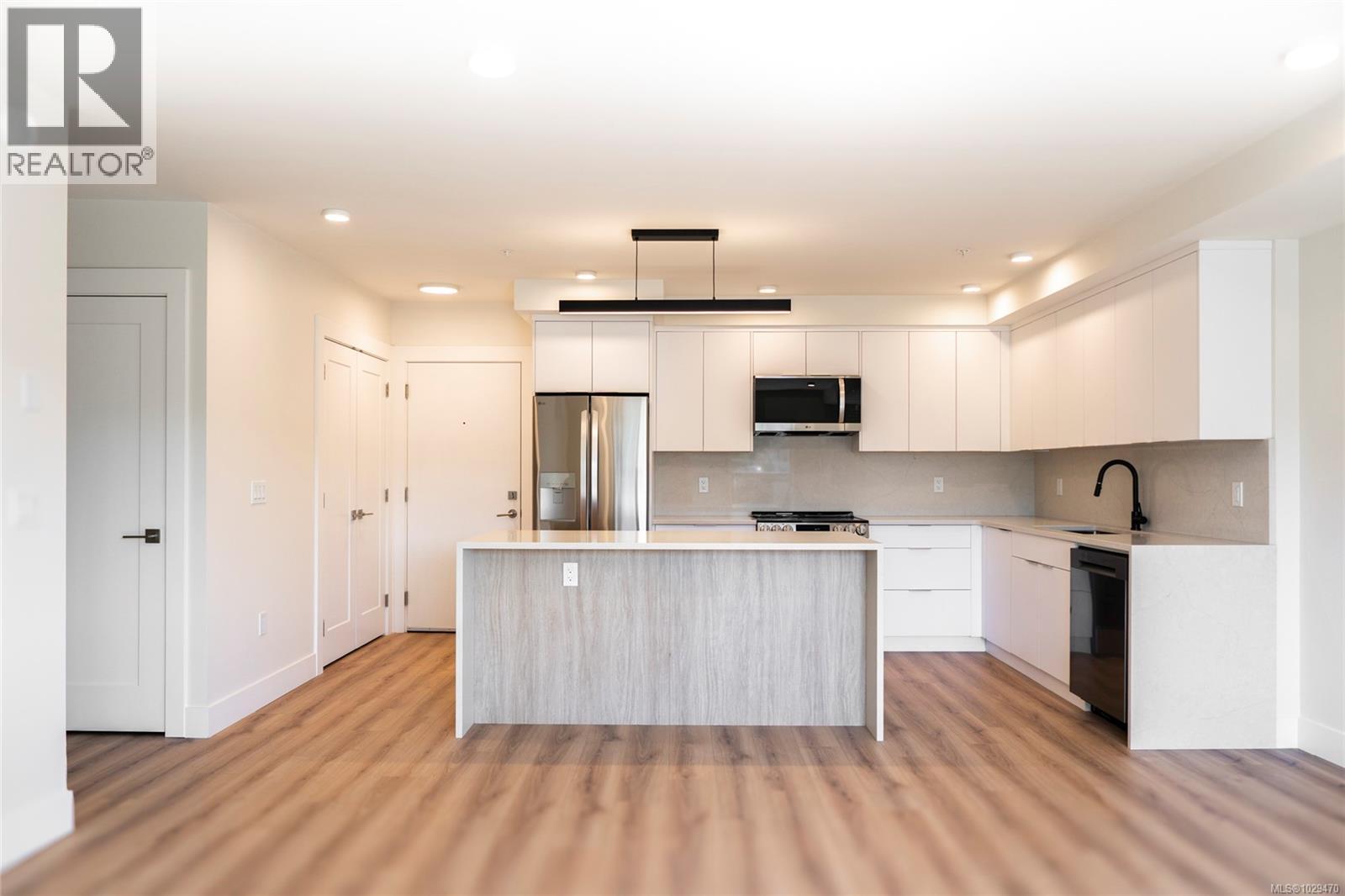 #507 45 Haliburton St - 5