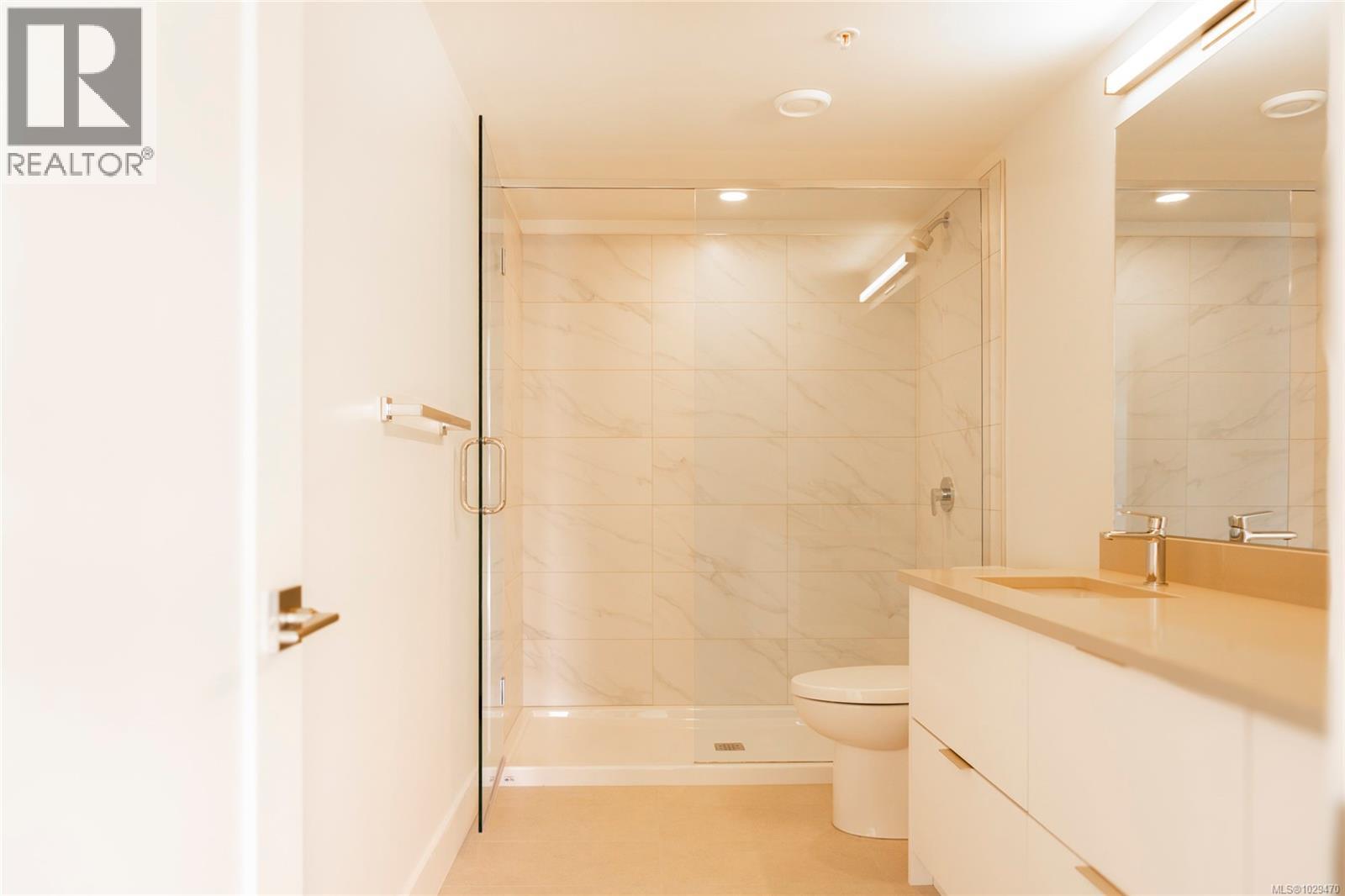 #507 45 HALIBURTON ST - 26