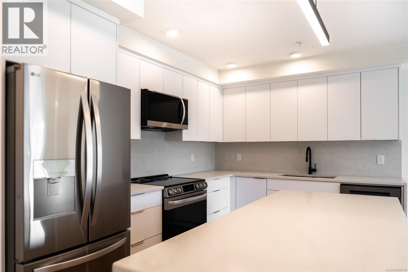 #507 45 Haliburton St - 9