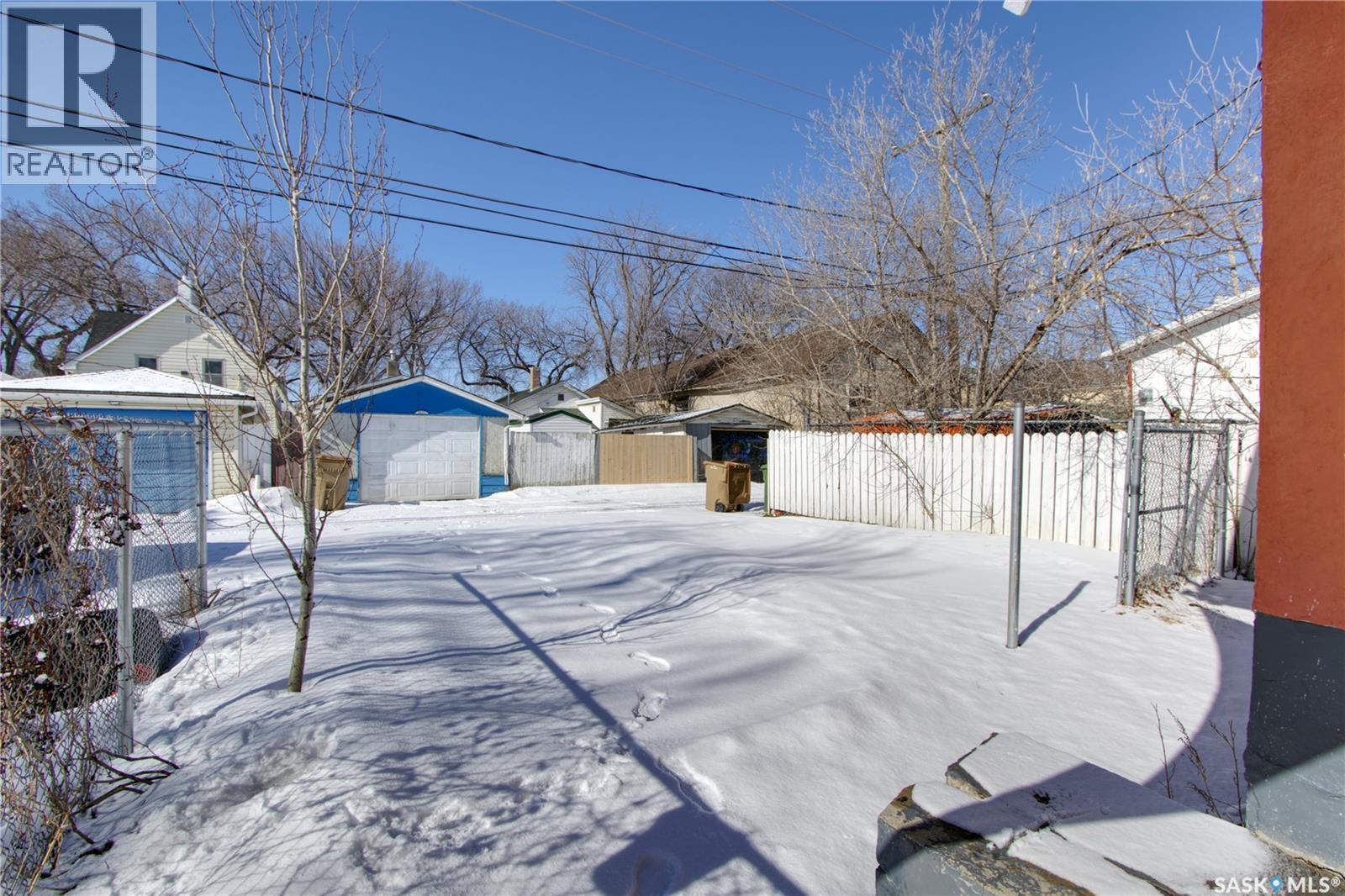 A&B 1824 Winnipeg STREET - 14