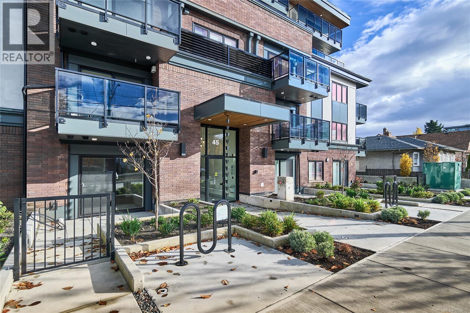 #507 45 HALIBURTON ST - 56