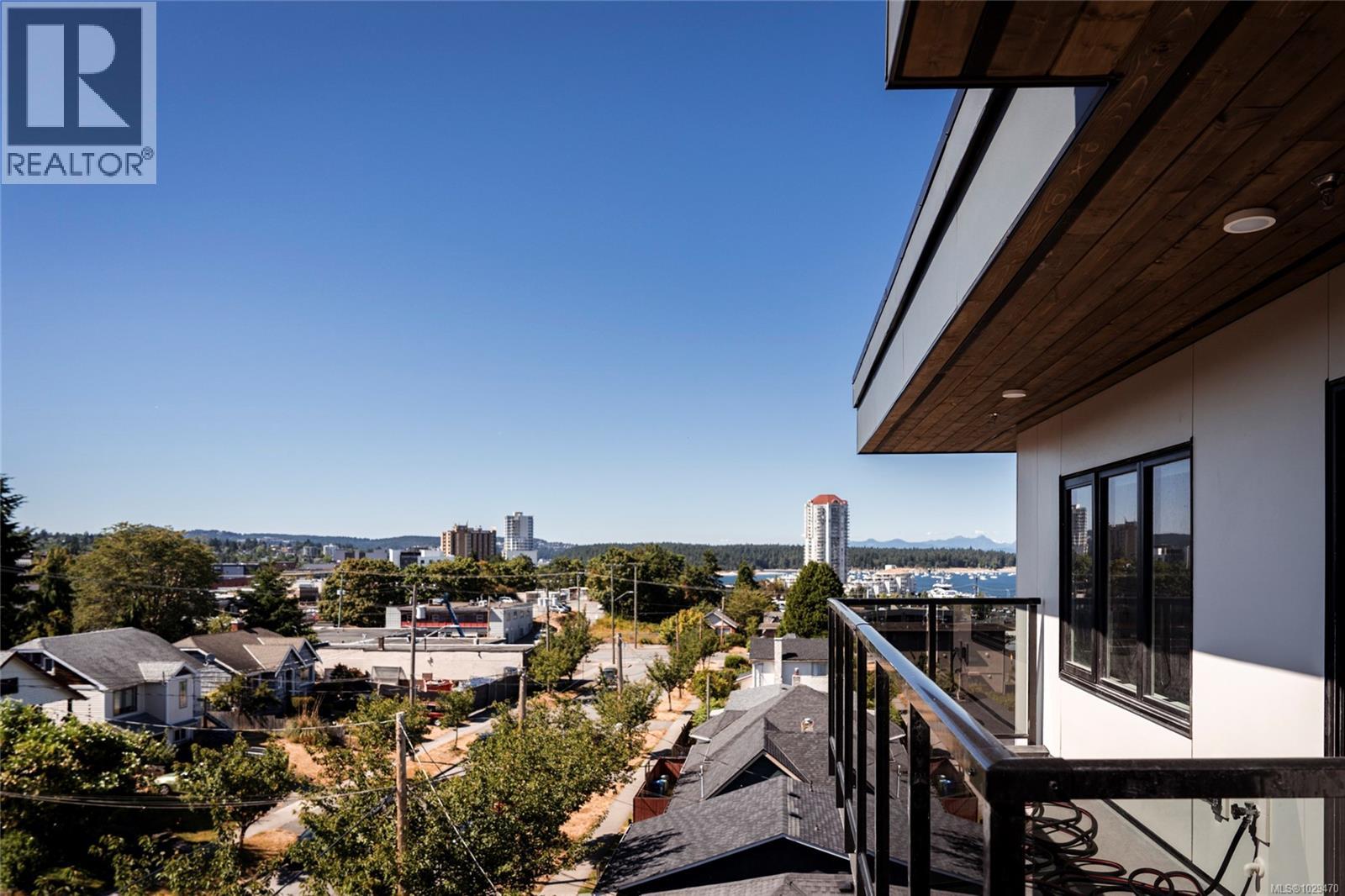 #507 45 HALIBURTON ST - 23