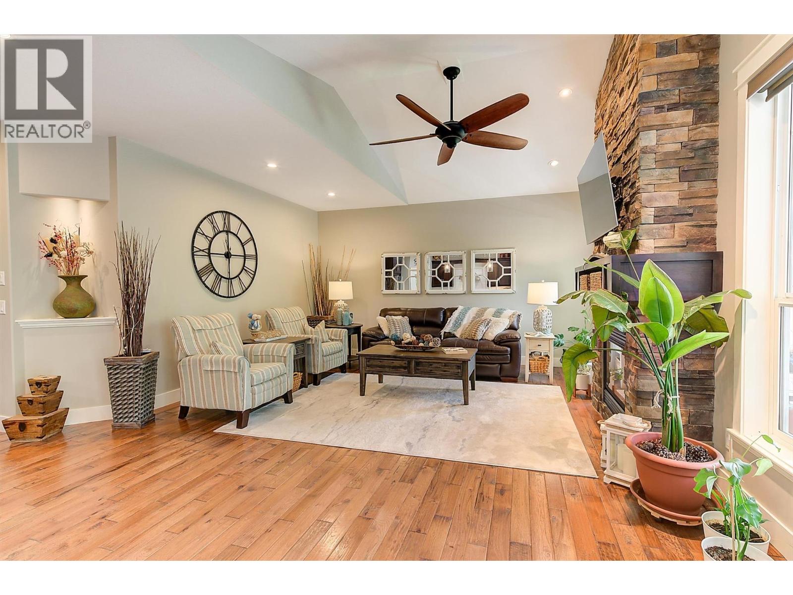 2423 Paramount Drive - 17