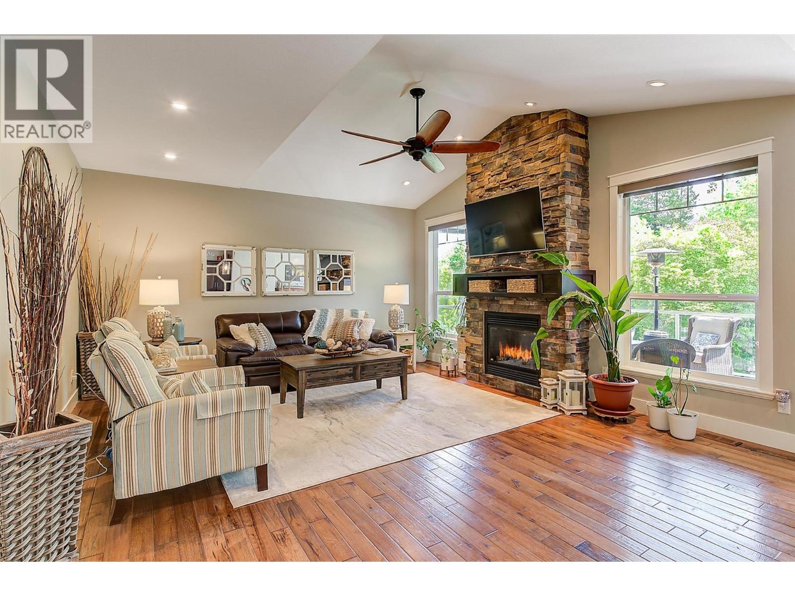 2423 Paramount Drive, West Kelowna