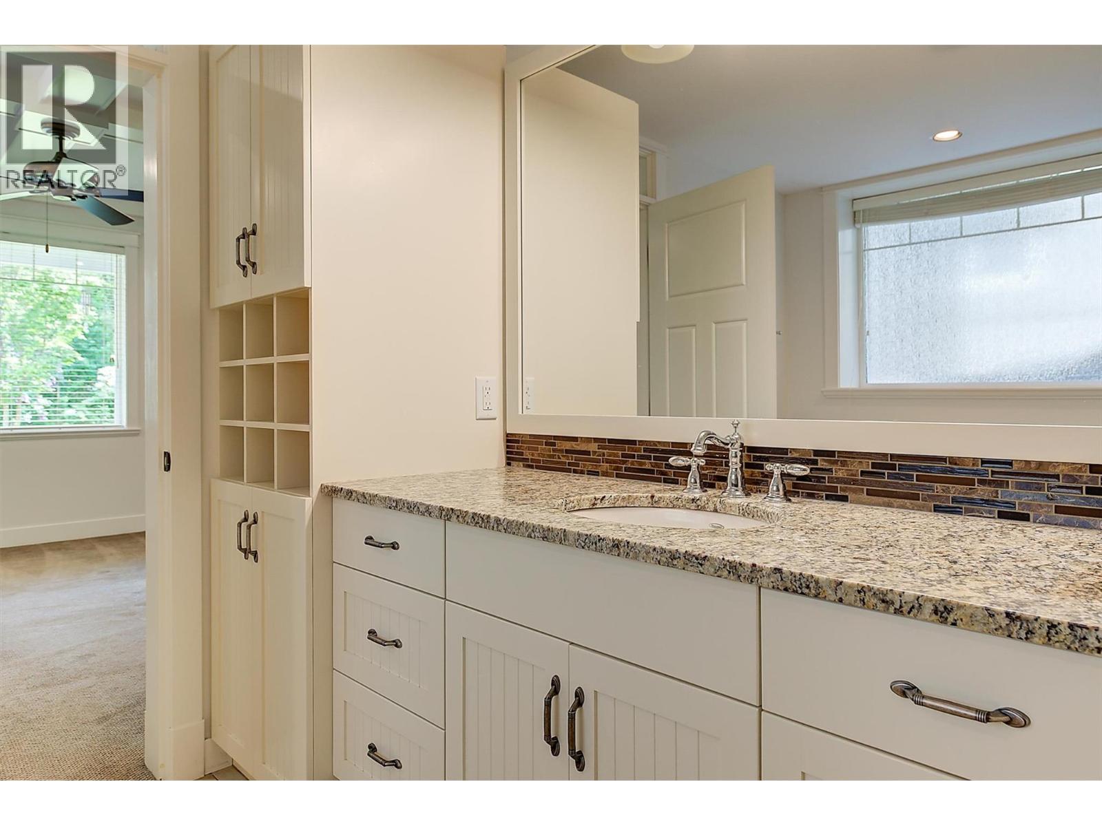 2423 Paramount Drive, West Kelowna