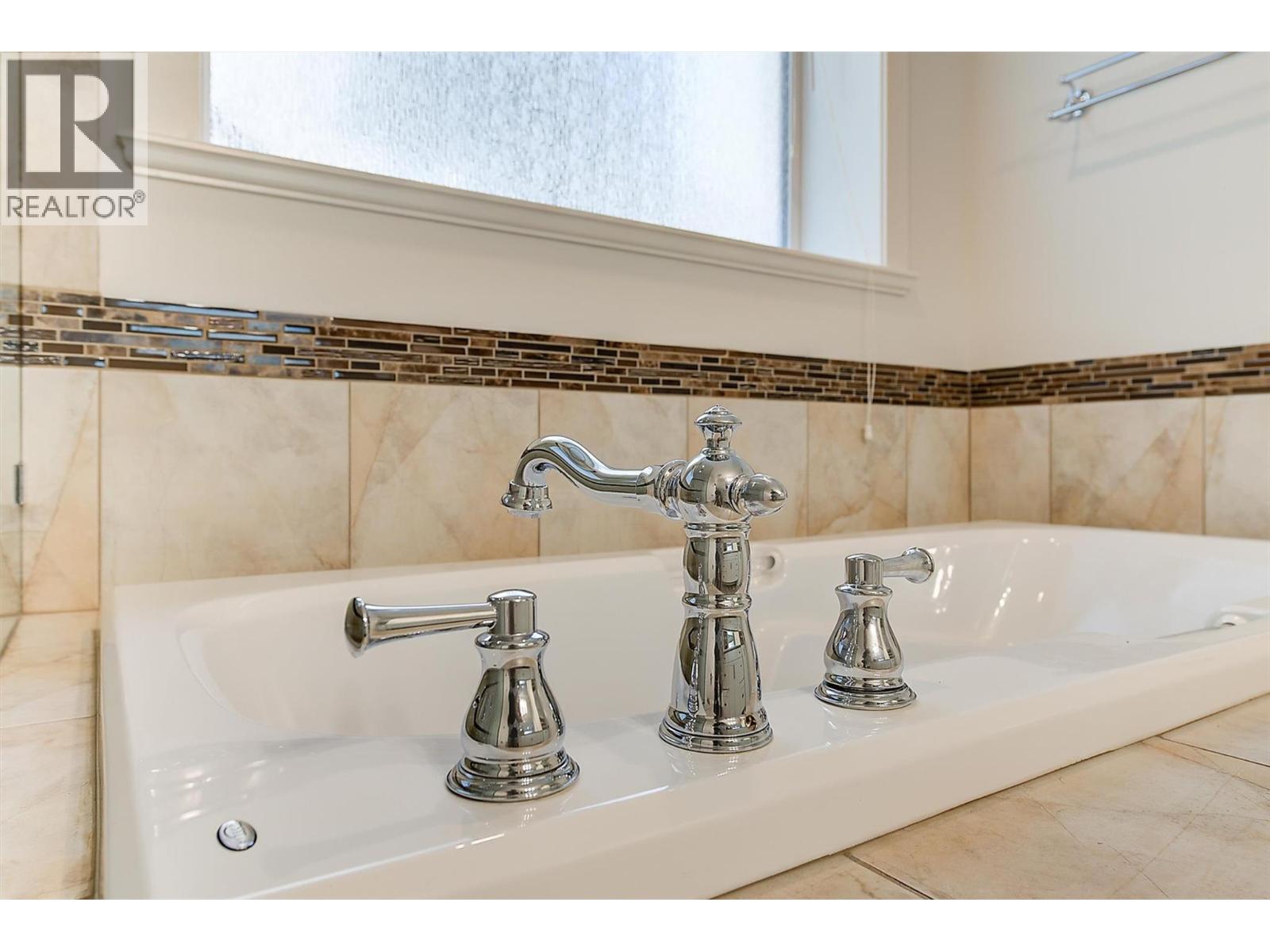 2423 Paramount Drive, West Kelowna