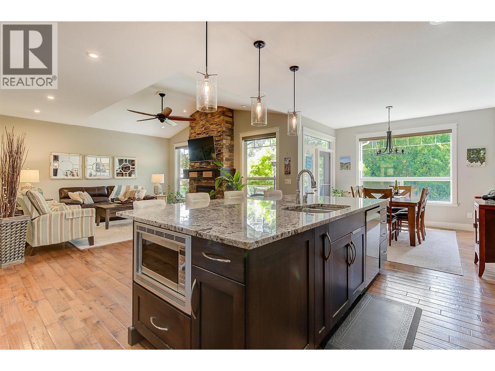 2423 Paramount Drive, West Kelowna