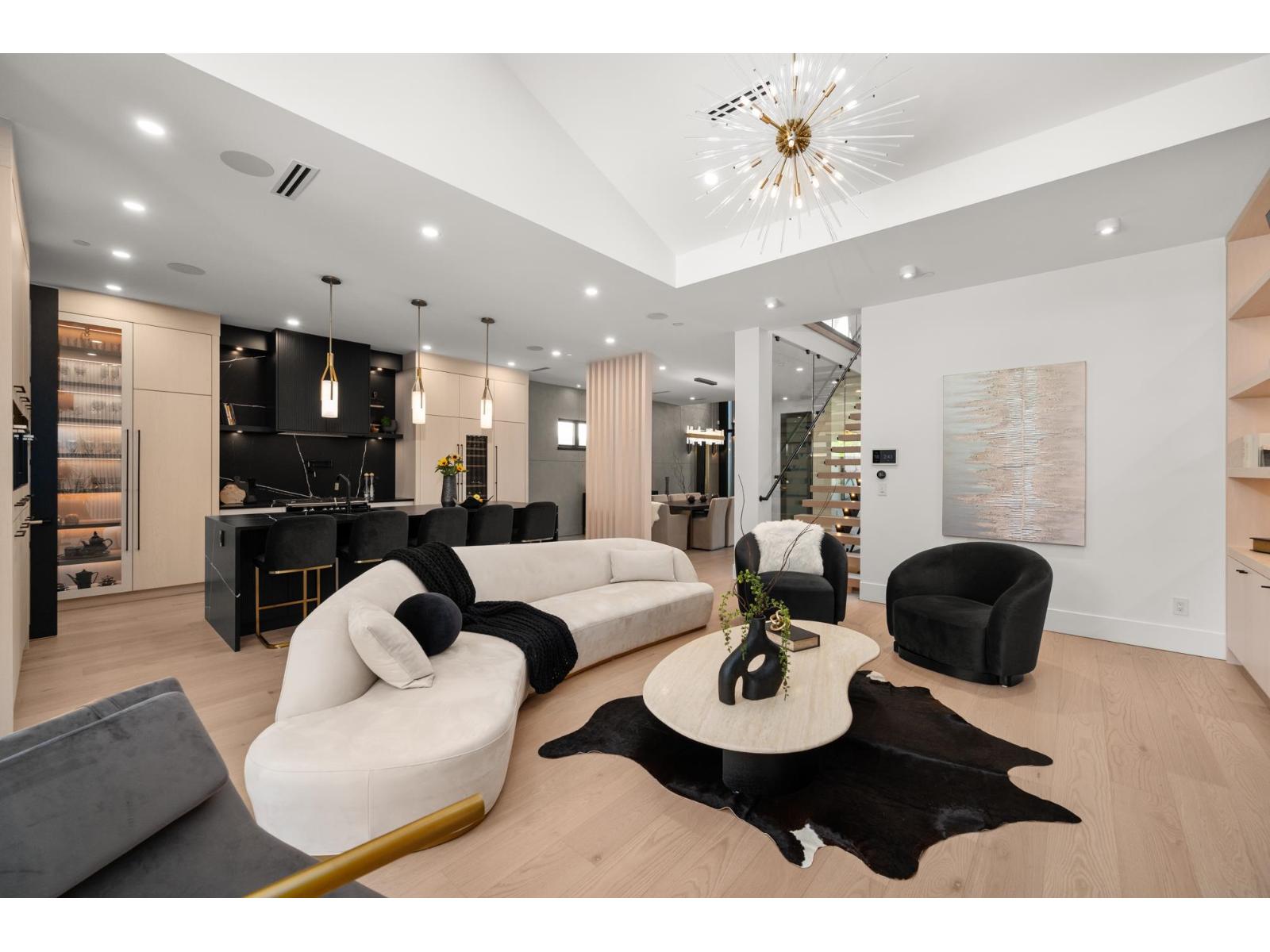 1255 KENT STREET, White Rock